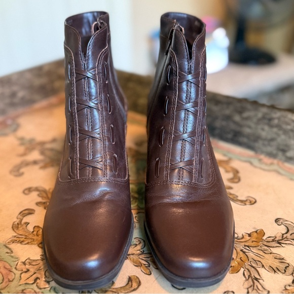 Classic Elements Brown Leather Booties, Women’s Sz 6 - Picture 4 of 13